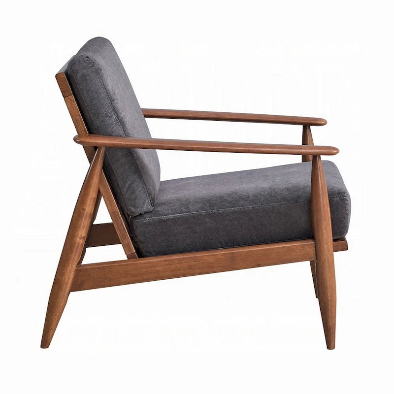 Fauteuil club en tissu gris charbon avec structure en bois marron