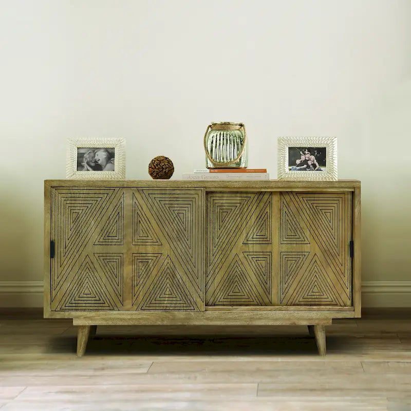 Credenza moderna mid-century in legno massello di mango con ante geometriche